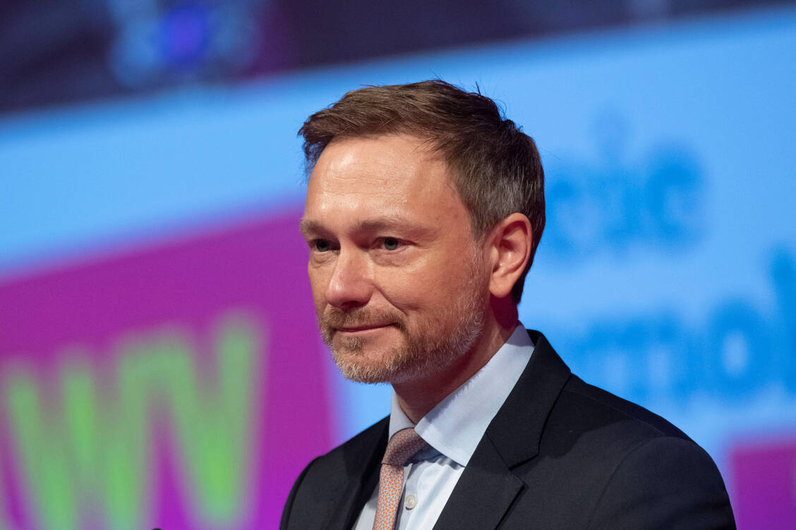 FDP-Parteichef Christian Lindner muss sich in diesem Jahr womöglich nicht für Forderungen zur Abschaffung des Fremdbesitzverbots verteidigen. / Foto: Imago images/Sven Simon