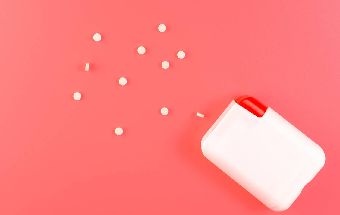 Der künstliche Süßstoff Sucralose ist etwa 600-mal süßer als Haushaltszucker, dafür aber kalorienfrei.  / Foto: Adobe Stock/salahoff