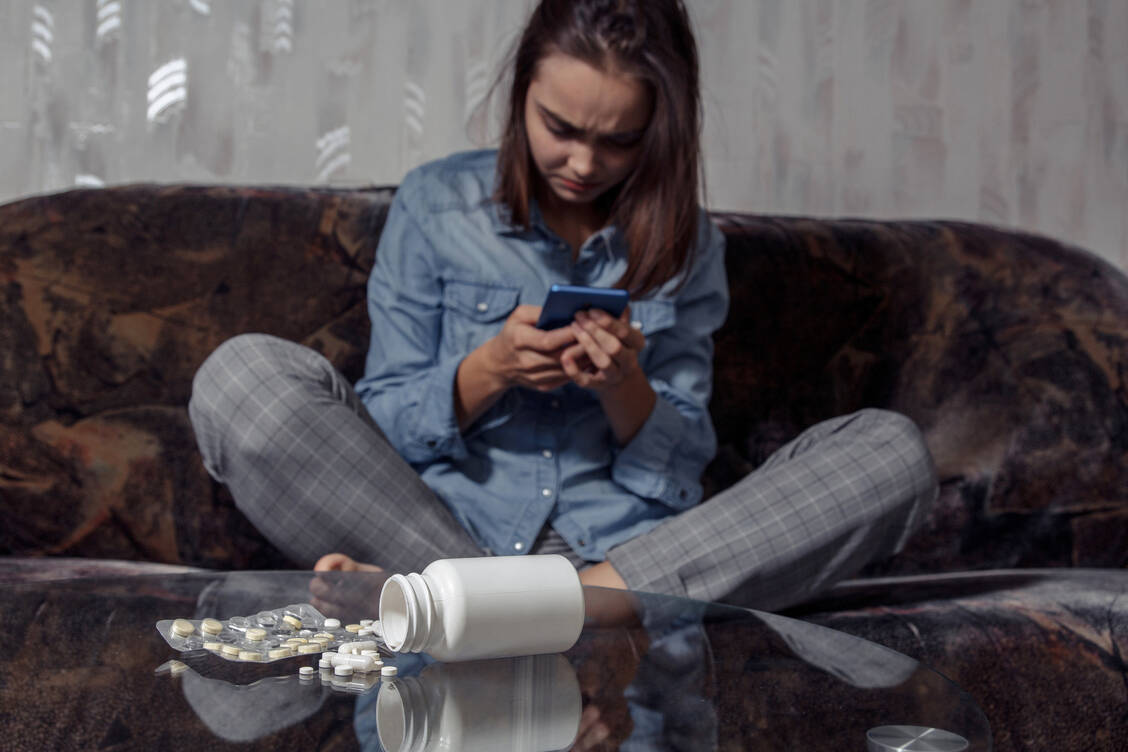 Einige Suizidwillige suchen Kontakte, um mit jemandem über ihre Gefühle zu sprechen, andere haben Angst davor, als psychisch krank abgestempelt zu werden. / Foto: Adobe Stock/Dzmitry