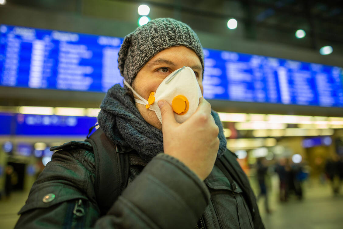 Immer mehr Flüge und Großveranstaltungen werden abgesagt, die Vorbereitungen auf eine größere Epidemie laufen. / Foto: Adobe Stock//TeamDaf