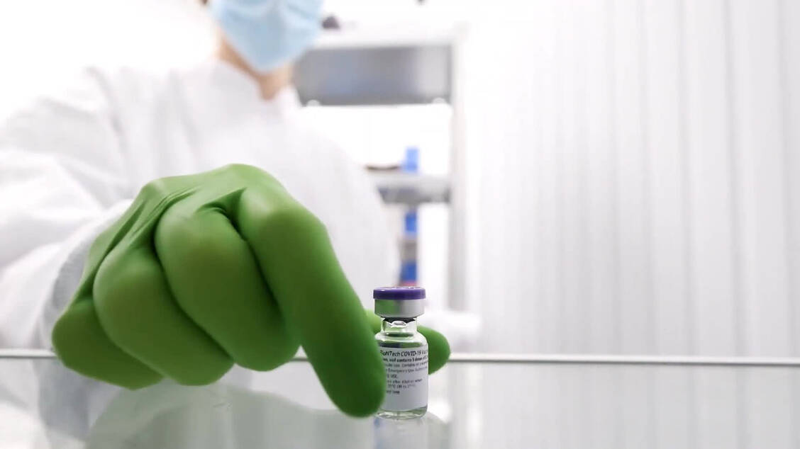 Neben der richtigen Lagerung ist die korrekte Verdünnung des Covid-19-Impfstoffs Comirnaty von Biontech und Pfizer entscheidend. / Foto: Biontech