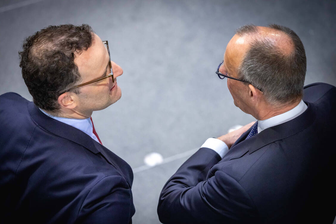 Jens Spahn soll neuer Fraktionschef der Union werden.  Kann sich Friedrich Merz auf ihn verlassen? / © IMAGO/