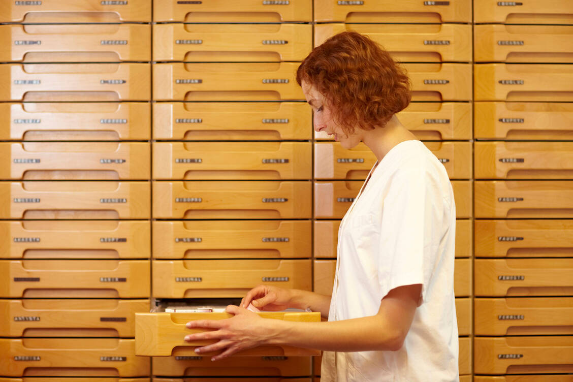 Bei Kinderarzneimitteln hat die Aufhebung von Rabattverträgen und Festbeträgen Wirkung laut IGES-Institut Wirkung gezeigt. / © Imago Images/Zoonar II