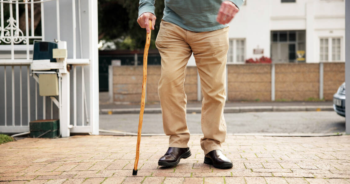 Hoffentlich wird ihm nicht schwindelig. / © Shutterstock/PeopleImages