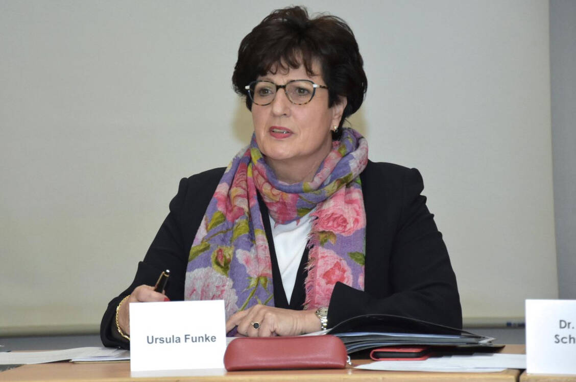 Mit Blick auf den Koalitionsvertrag sagte Kammerpräsidentin Ursula Funke: »Es werden keine ruhigen vier Jahre für uns Apotheker werden.« / Foto: LAK Hessen