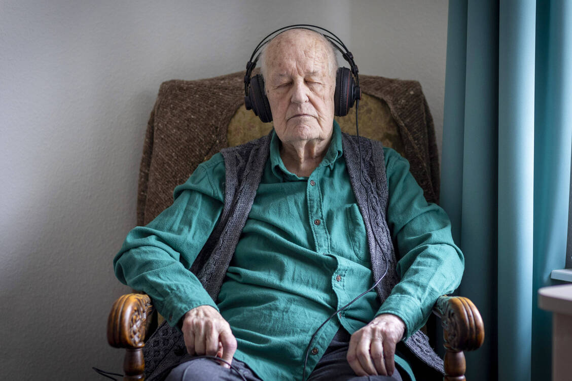 Musik kann entspannen, Erinnerungen wecken – und ganz einfach glücklich machen. Ihre besondere Wirkung auf den Menschen lässt sich auch therapeutisch einsetzen. / Foto: Imago/photothek