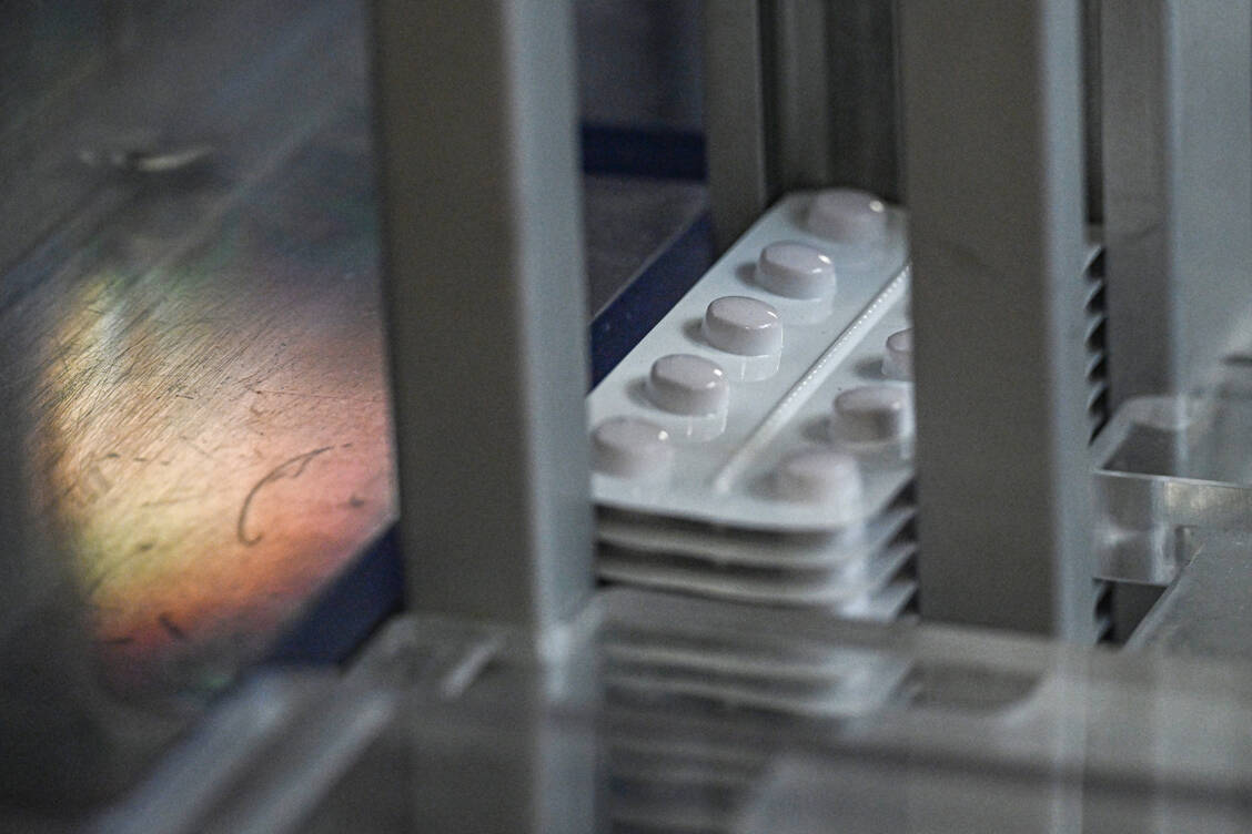 Die Produktion der deutschen Pharmaindustrie ist zuletzt gesunken.  / © IMAGO / Funke Foto Services