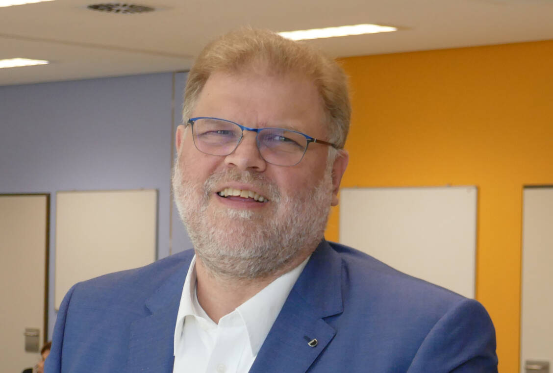 Kai-Peter Siemsen, Präsident der Apothekerkammer Hamburg, fordert eine angemessene Vergütung für systemrelevante Berufe. / Foto: PZ/Christiane Berg