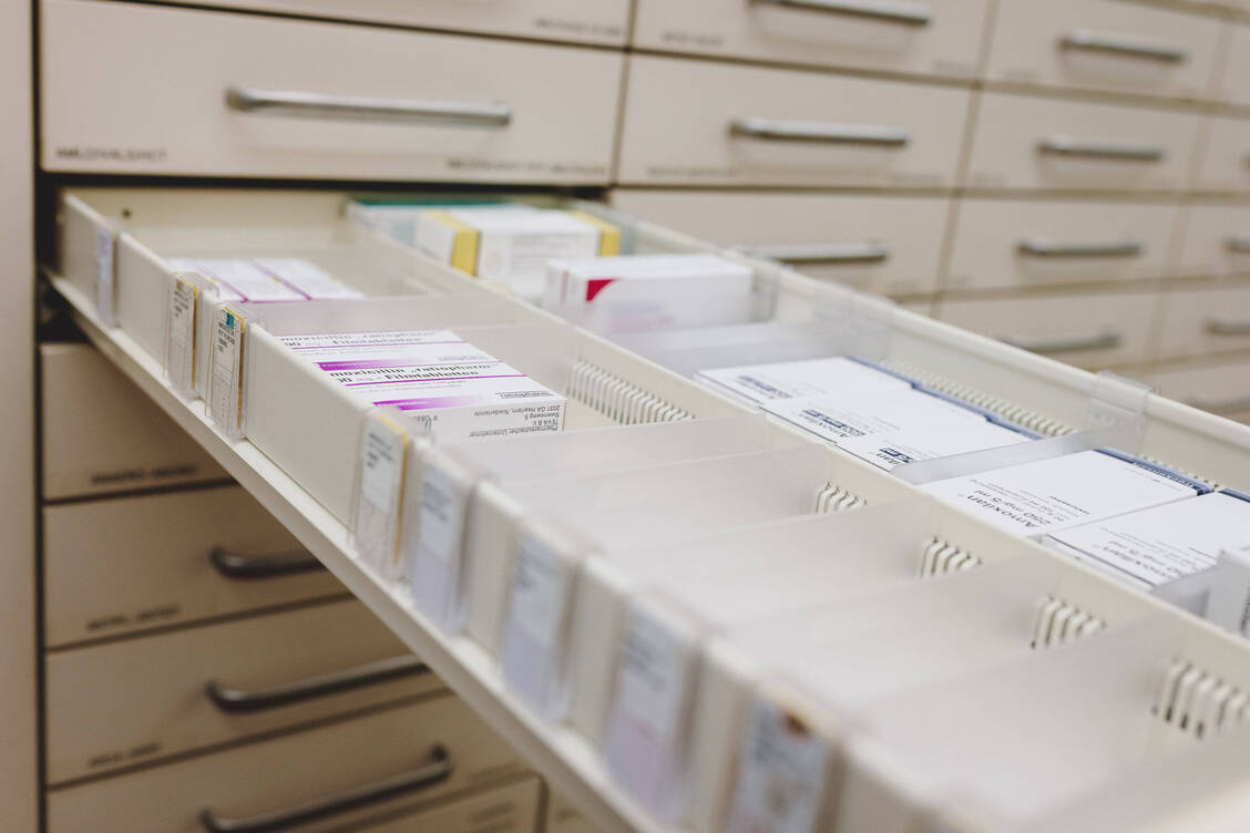 Engpässe machen den Apotheken in vielen Ländern das Leben schwer.  / © IMAGO/Eibner Europa
