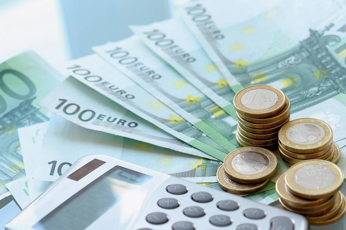 Unwirtschaftlich, intransparent und ungleich verteilt – die Krankenkassen rütteln erneut am aktuellen Vergütungsmodell für Apotheken. / Foto: Fotolia/Gina Sanders