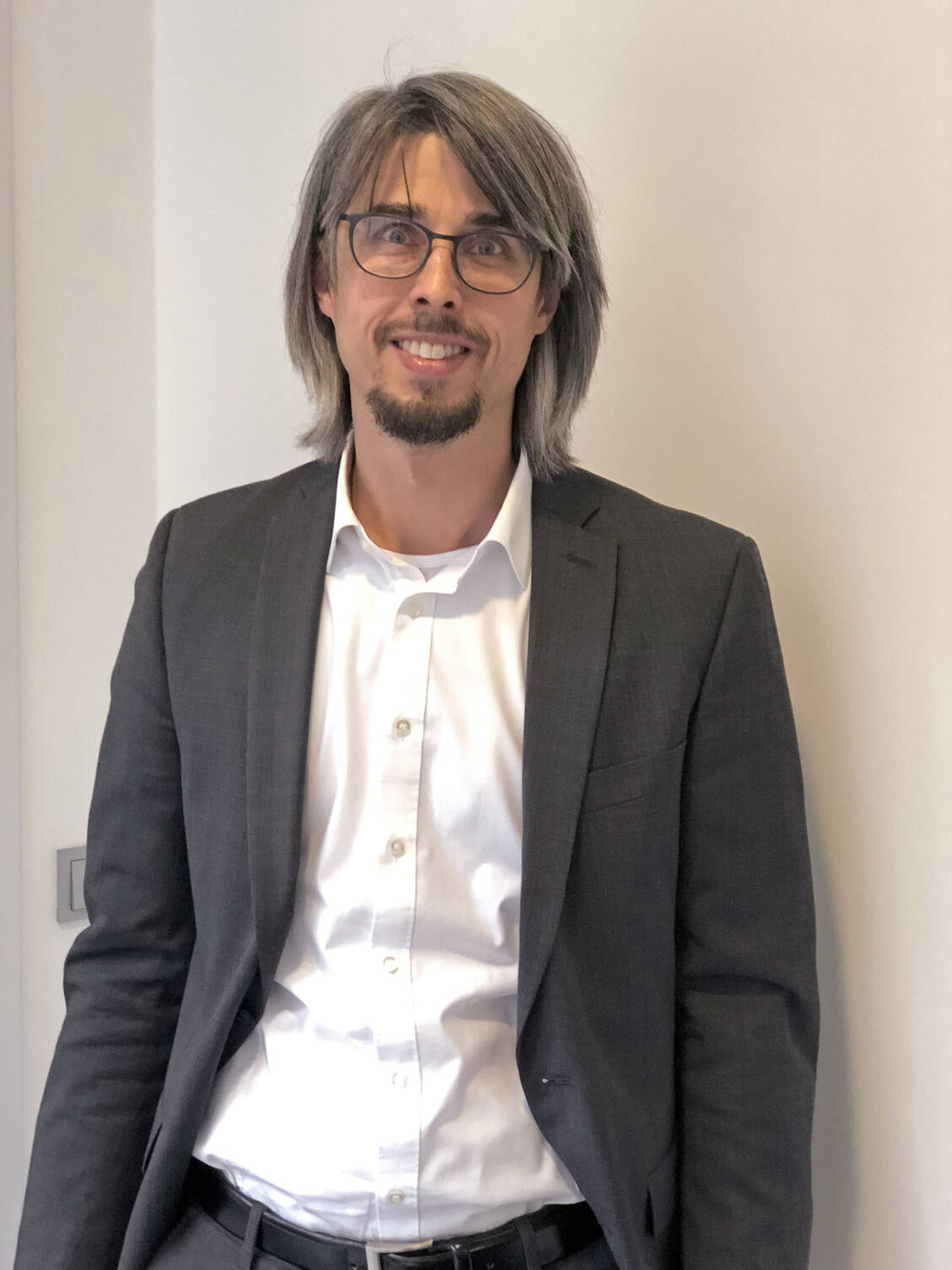 Die Kaufpreise von Apotheken sind zuletzt leicht gestiegen und Inhaber veräußern ihren Betrieb tendenziell immer früher, berichtet Andreas Dieter Sagert von der Apobank. / Foto: Apobank