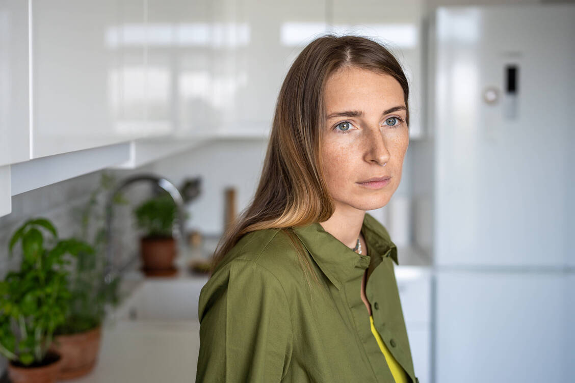 Long Covid betrifft insgesamt mehr Frauen als Männer, vor allem im mittleren Lebensalter. / © Imago Images/Zoonar