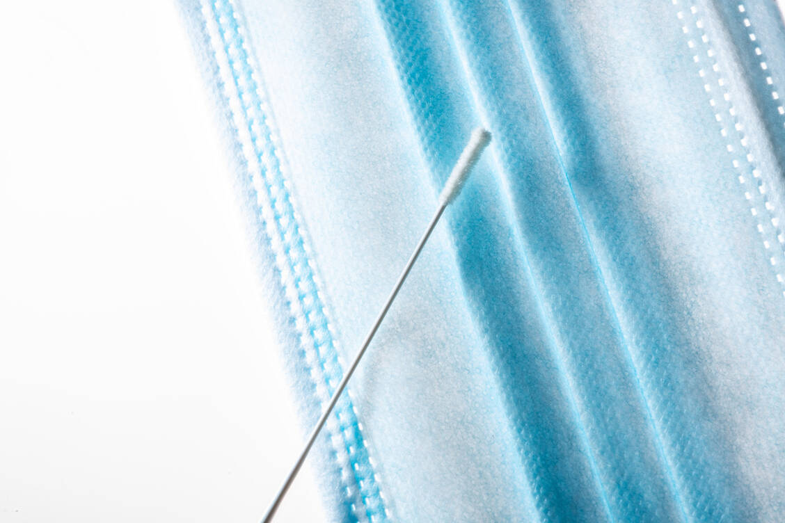 Sind Teststäbchen und Masken verseucht? Morgellons befinden sich mit Sicherheit nicht darauf, da es eine entsprechende Spezies oder Faserart nicht gibt. / Foto: Adobe Stock/Werner