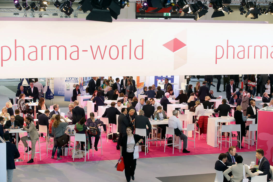 Normalerweise ein beliebter Treffpunkt auf der regulären Expopharm ist die Pharma-World – dieses Jahr wird noch einmal rein digital genetzwerkt. / Foto: PZ/Alois Müller