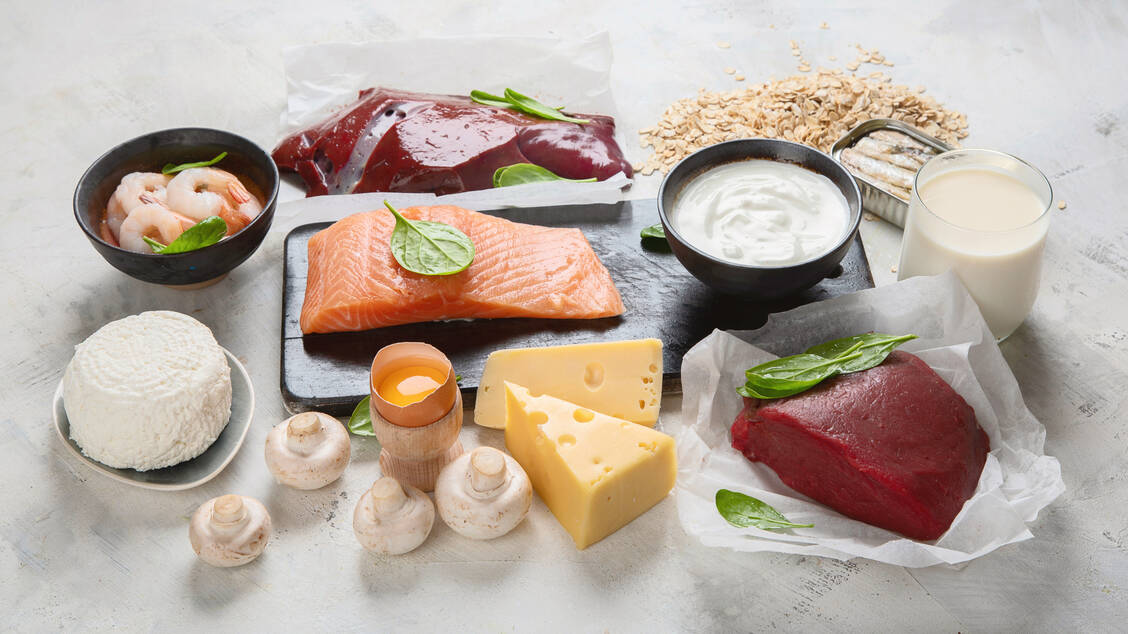 Fleisch, Fisch und Milchprodukte sind wichtige Vitamin-B<sub>12</sub>-Lieferanten. / Foto: Adobe Stock/bit24