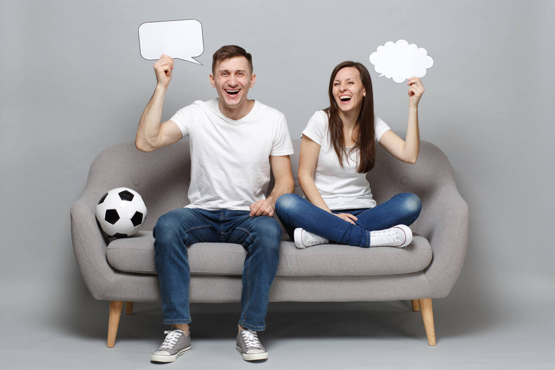 Trotz aller Tradition bringt die Fußballsprache immer wieder neue Überraschungen hervor –  ein Kick für Linguisten. / © Adobe Stock/ViDi Studio