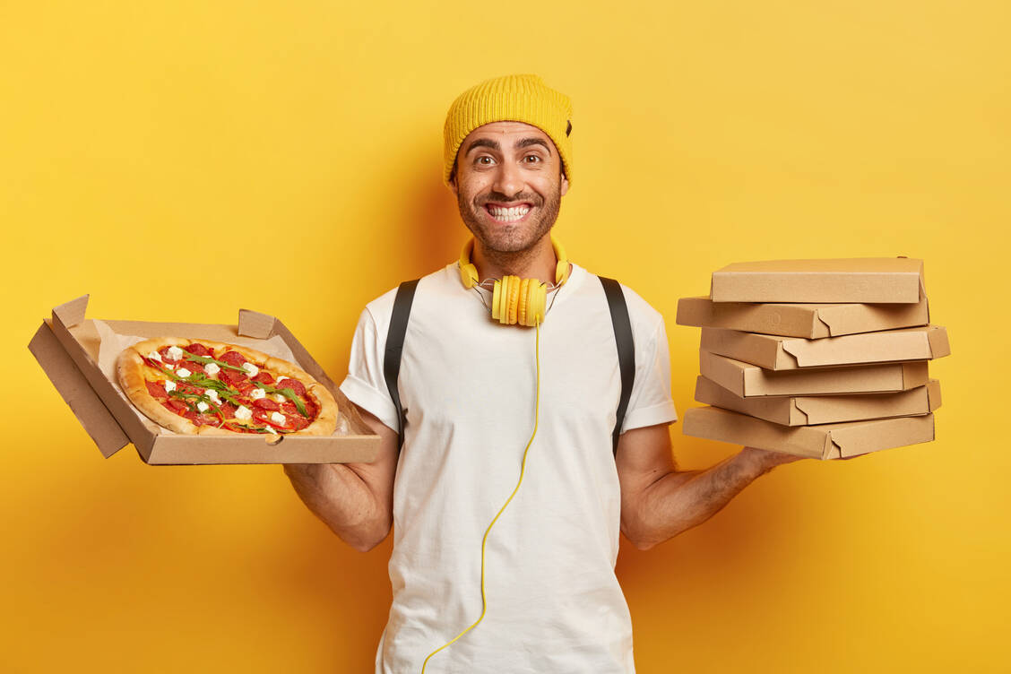 Darf's ein bisschen mehr sein? Ab und zu darf man diese Frage mit Ja beantworten, wenn man sich ansonsten ausgewogen und maßvoll ernährt. / Foto: Adobe Stock/Wayhome Studio