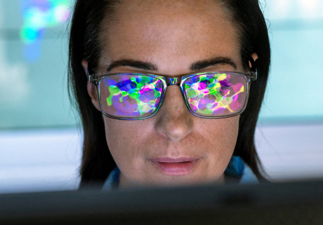 Computergestützte Methoden sind aus der Wirkstoffentwicklung nicht mehr wegzudenken. / Foto: Getty Images/Westend61