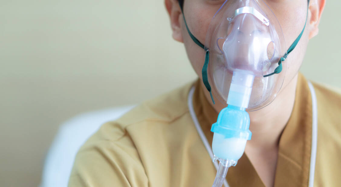 Chronische Lungenerkrankungen zählen laut Ständiger Impfkommission zu den Grunderkrankungen, bei denen Kindern auch eine Covid-19-Impfung empfohlen werden kann. / Foto: Adobe Stock/saran
