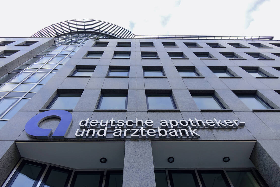 Die missglückte IT-Migration hat am Image der Apobank gekratzt.  / Foto: Imago Images/Steinach