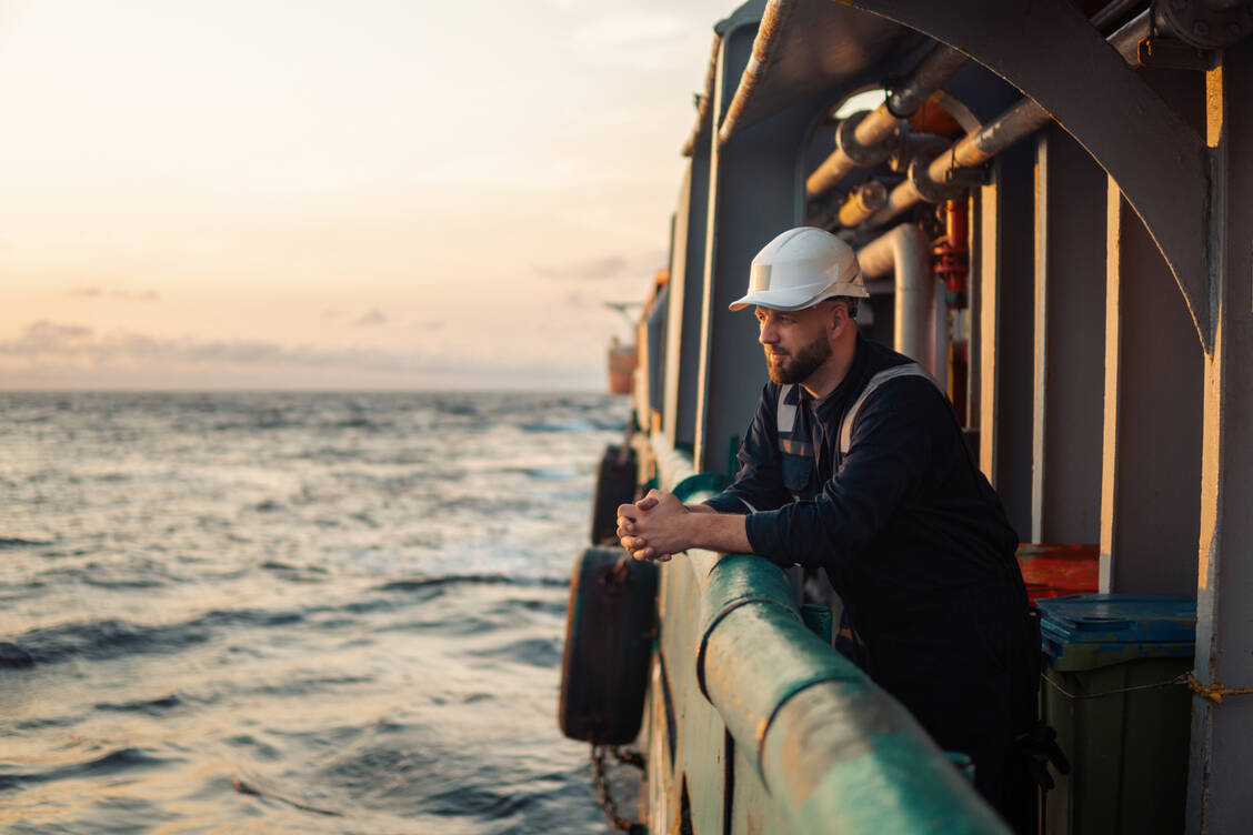 Seeleute haben auch auf hoher See Anspruch auf eine medizinische Versorgung, die soweit wie möglich den Standards an Land entspricht. / Foto: Adobe Stock/Igor Kardasov