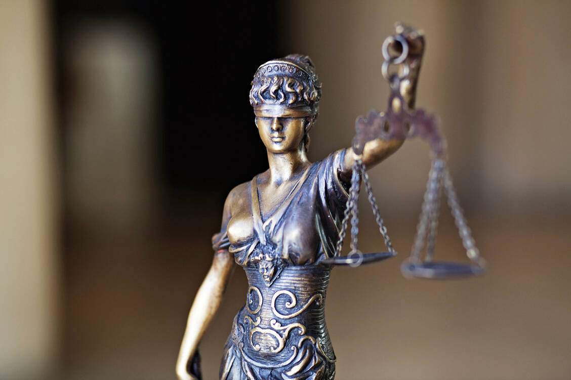 Das Urteil des Bundesgerichtshofs zu Rx-Zugaben verschärft aus der Sicht der deutschen Versender die Schieflage im Apothekensektor. / Foto: imago stock&people