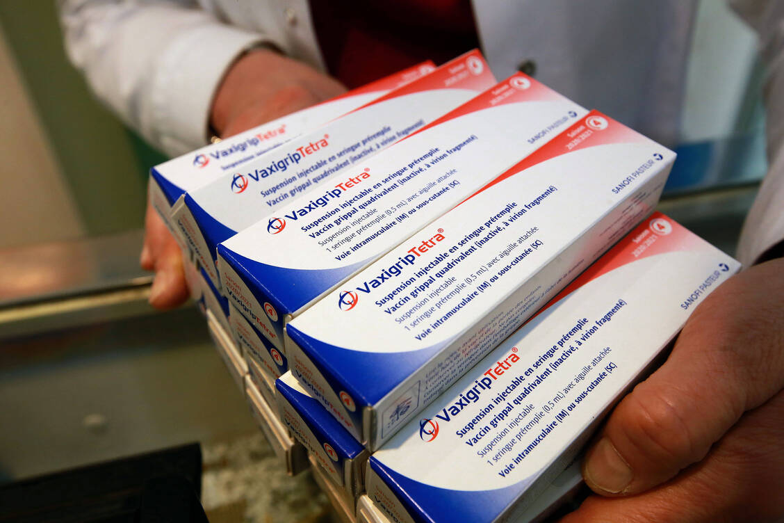 Die Apotheken, die bereits an den Modellvorhaben teilnehmen, haben dieses Jahr Extra-Kontigente an Grippeimpfstoffen bestellt (Symbolbild). / Foto: imago images/Cord