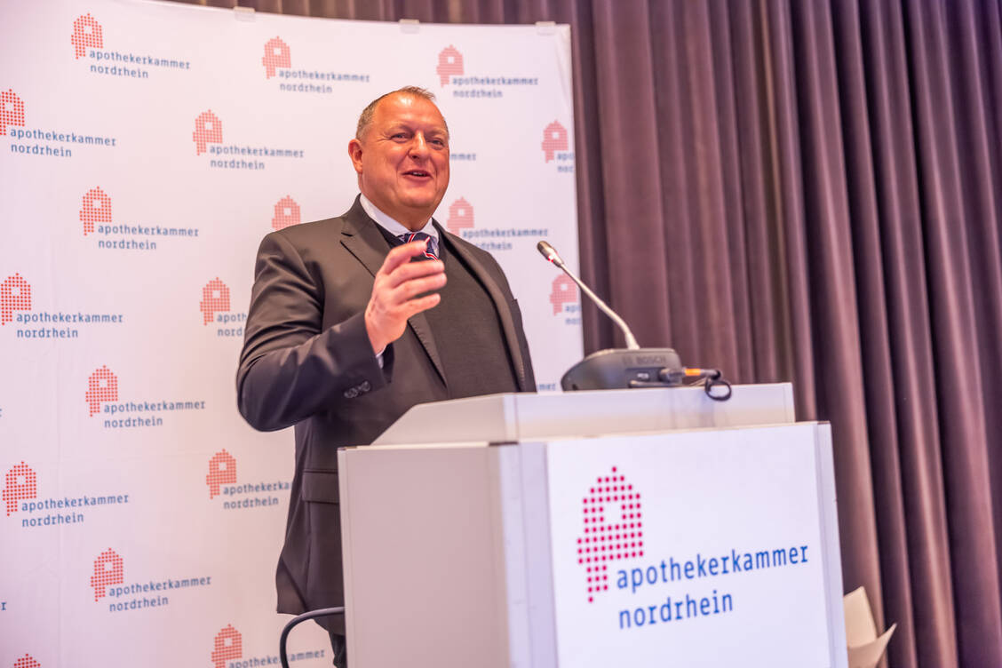»Wir müssen nun schauen, wie es nach dem Protesttag weitergeht«, sagte Kammerpräsident Dr. Armin Hoffmann bei der Kammerversammlung am Mittwoch. / Foto: AKNR/Schütze