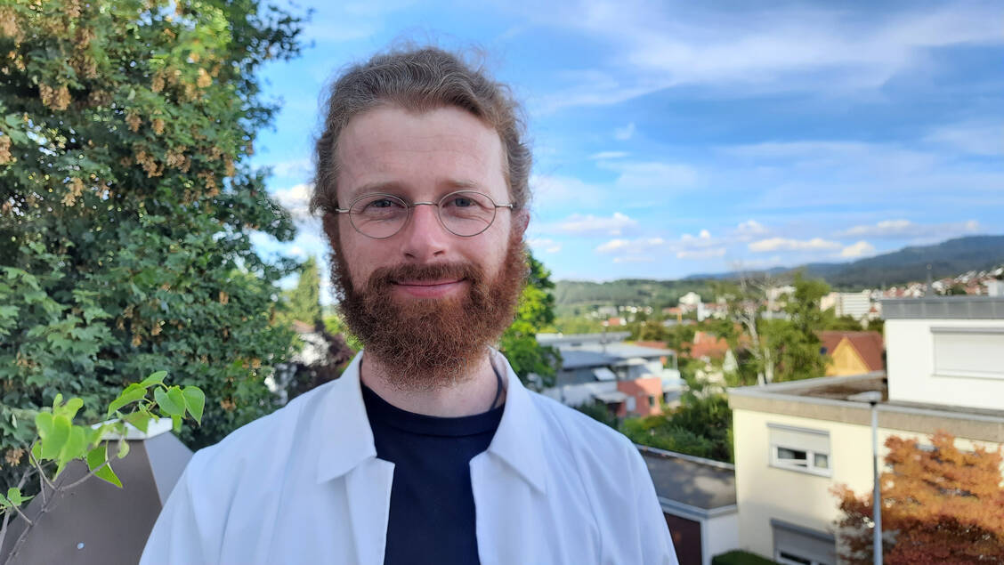 Matthias Zink, Vorstandsmitglied der Landesapothekerkammer Thüringen, ist Mitinitiator der AG nachhaltige Apotheke.  / Foto: Lena Brötzmann