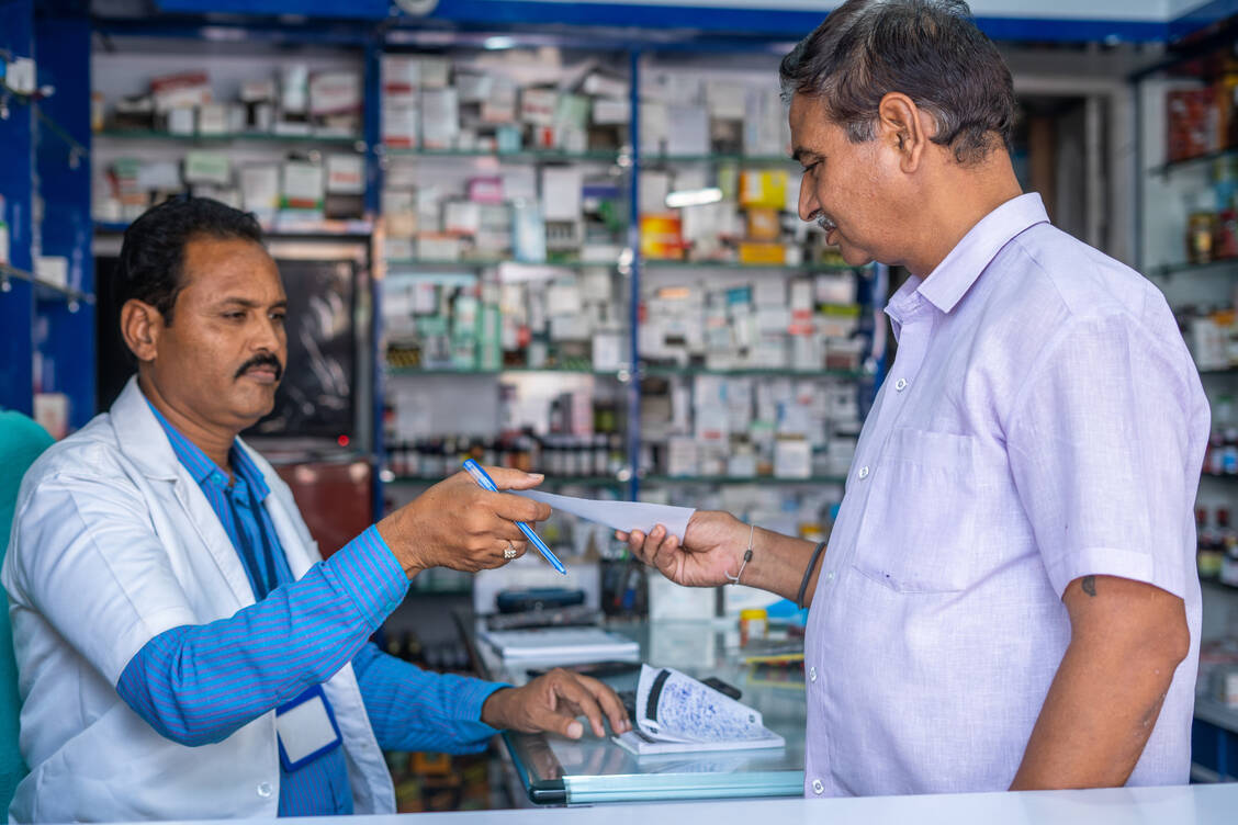 Die indischen Apotheken haben in der Coronavirus-Pandemie an Anerkennung als erste Anlaufstelle für Gesundheitsfragen gewonnen. / Foto: Adobe Stock/WESTOCK