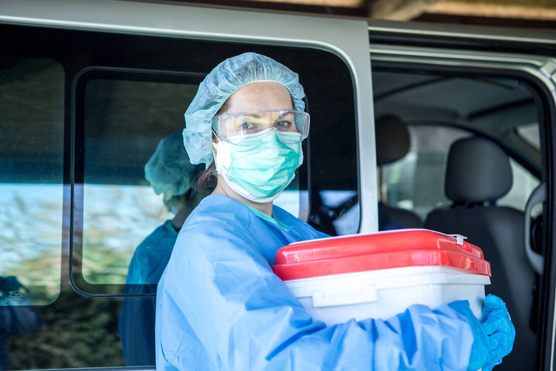 Derzeit warten nach Angaben der Deutschen Stiftung Organtransplantationrund 8400 Menschen bundesweit auf ein Spendeorgan. / Foto: Getty Images/Coolpicture