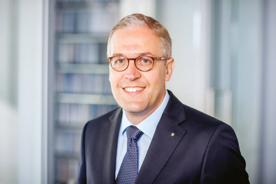 Der Vorsitzende der Ständigen Konferenz der Versorgungswerke für Apotheker, Christian Schmidt, weist auf die Probleme hin, die die geplante Finanztransaktionssteuer für die Versorgungswerke mit sich bringen könnte. / Foto: VAWL