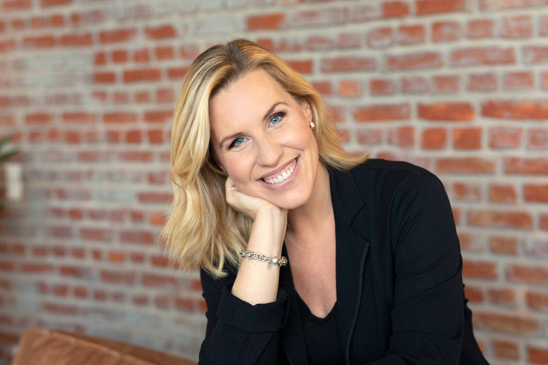 Bestseller-Autorin Nicole Staudinger kommt am 17. September 2025  zur Expopharm. / © Florian Schacken