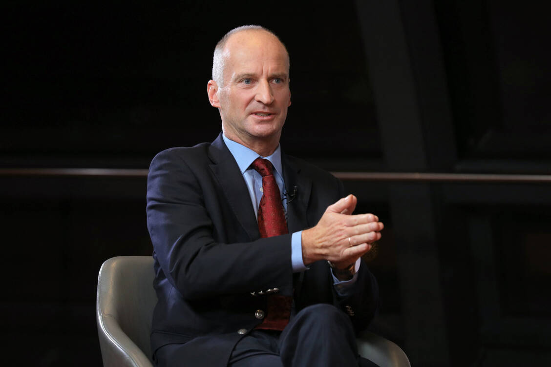 Ex-ABDA-Präsident Friedemann Schmidt berichtet gegenüber der PZ über seine neuen Aufgaben als BFB-Präsident. / Foto: PZ/Philipp Külker