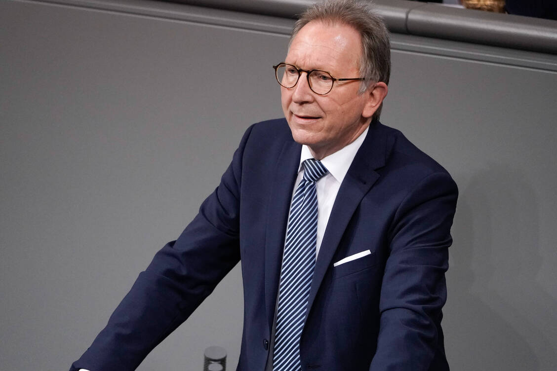 Der CDU-Gesundheitspolitiker Erwin Rüddel ist gestorben / © imago images/Political-Moments