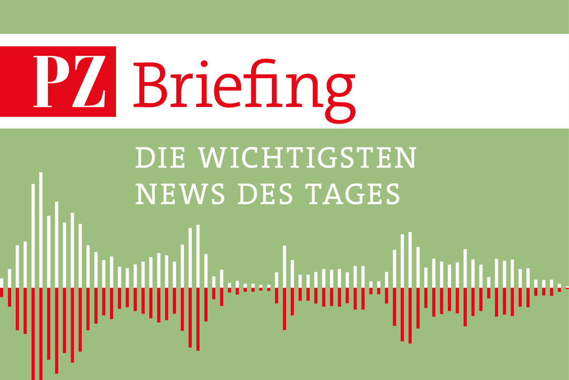 Das PZ Briefing bringt Ihnen die wichtigsten Nachrichten des Tages im Audioformat. / © PZ