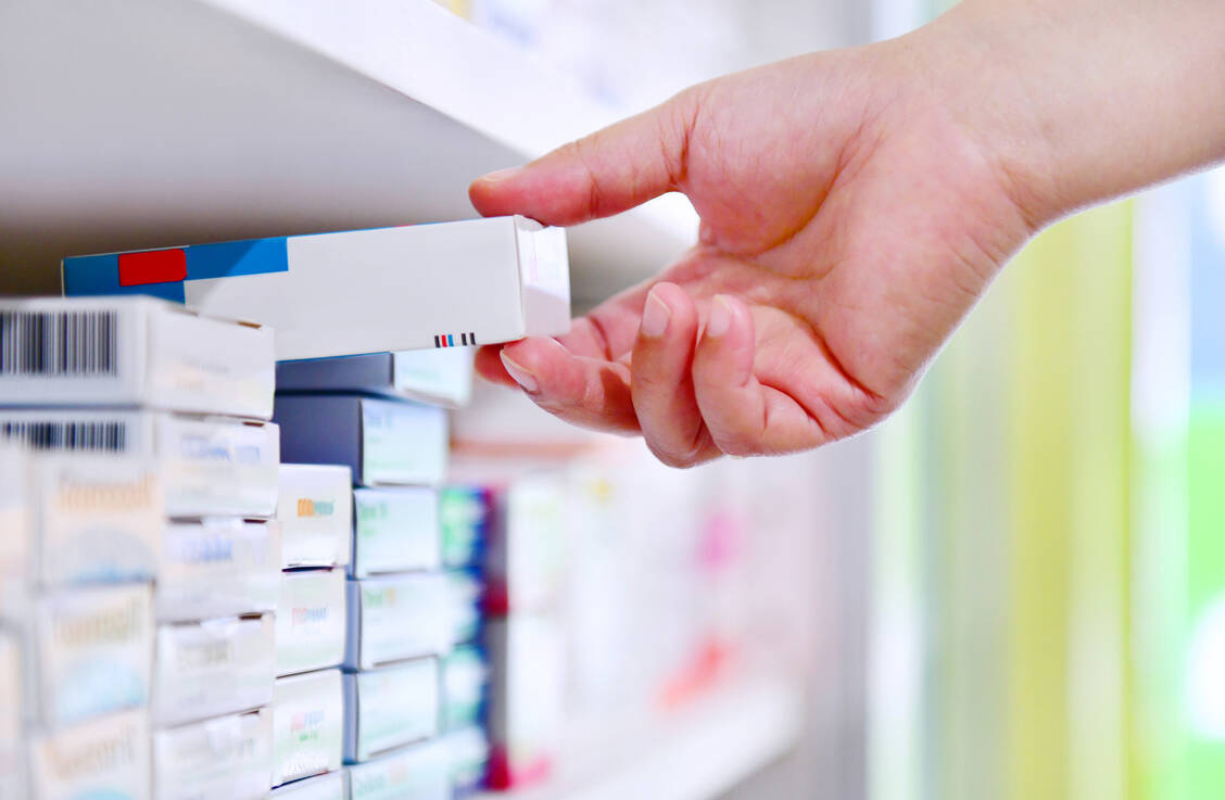 Die Pandemie prägte das Jahr 2020. So gaben die Apotheken deutlicher weniger Packungen ab als zuvor, da mehr Großpackungen verordnet wurden. / Foto: I-Viewfinder