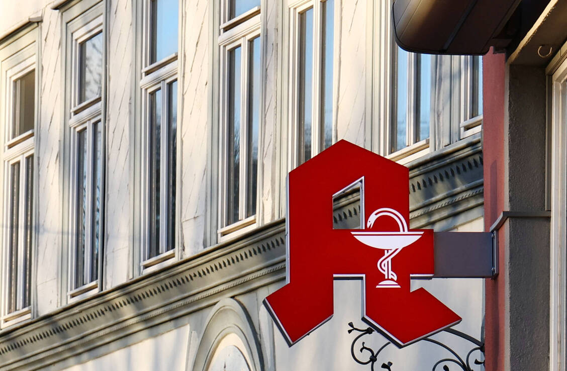 Auf PZ-Anfrage teilte das Thüringer Landesverwaltungsamt (TLVwA) mit, dass Apotheken seit 2023 im Rahmen von Förderungen mit insgesamt 245.000 Euro unterstützt wurden. / © Imago/Karina Hessland