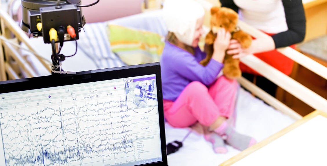 Das Antikonvulsivum Levetiracetam kann als Zusatztherapie ab dem Säuglingsalter bei verschiedenen Epilepsieformen eingesetzt werden. / Foto: Adobe Stock/Tobilander