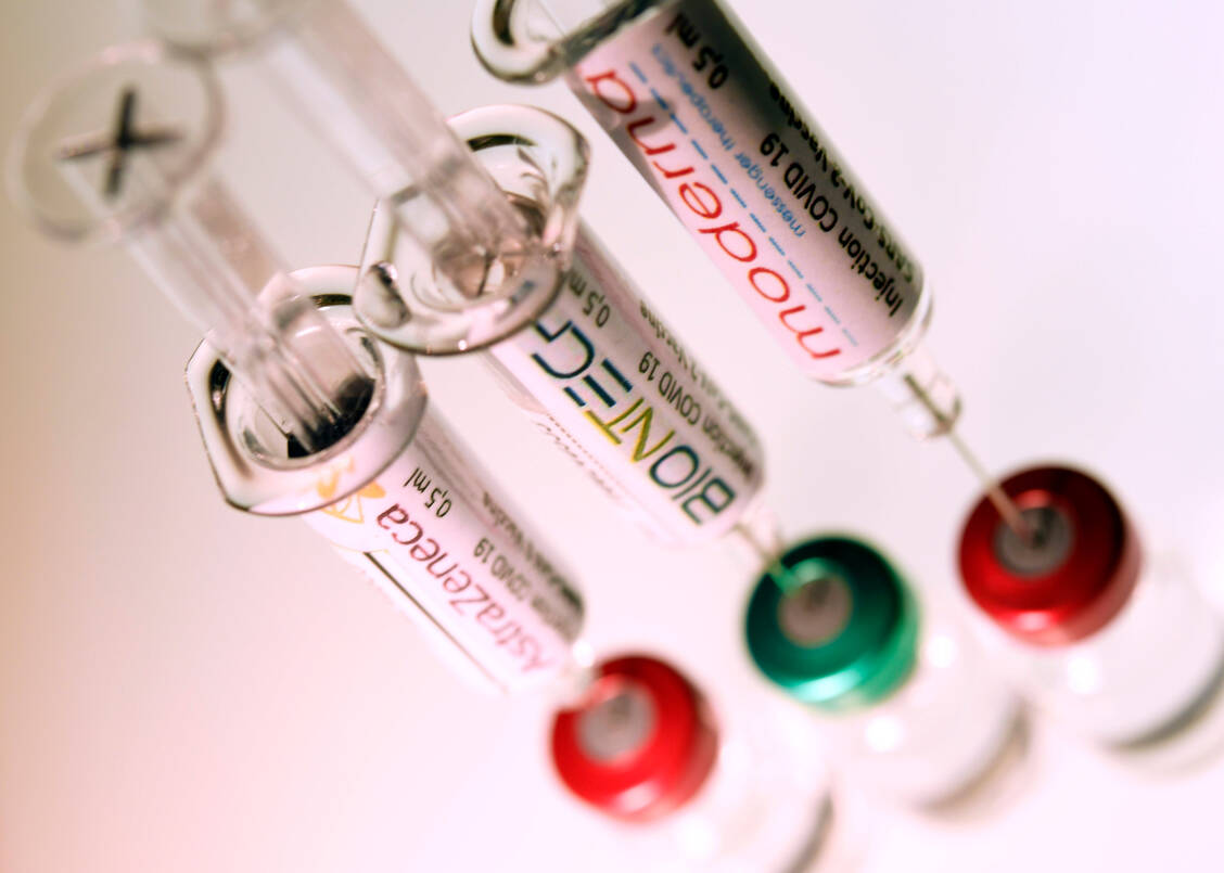 Derzeit kann man sich nicht aussuchen, welchen Covid-19-Impfstoff bekommt.  / Foto: imago images/Laci Perenyi