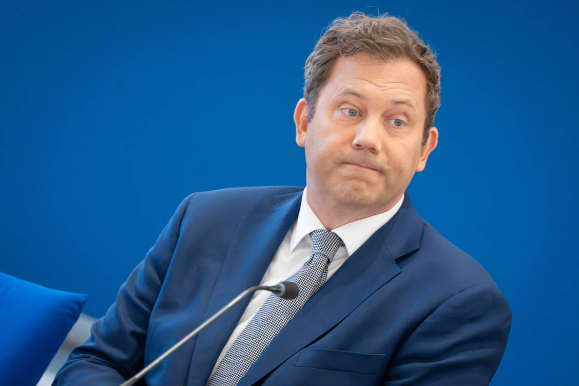 Für seine Pläne zur Zuckersteuer musste sich Finanzminister Lars Klingbeil (SPD) viel Kritik anhören. / © Imago/Chris Emil Janßen