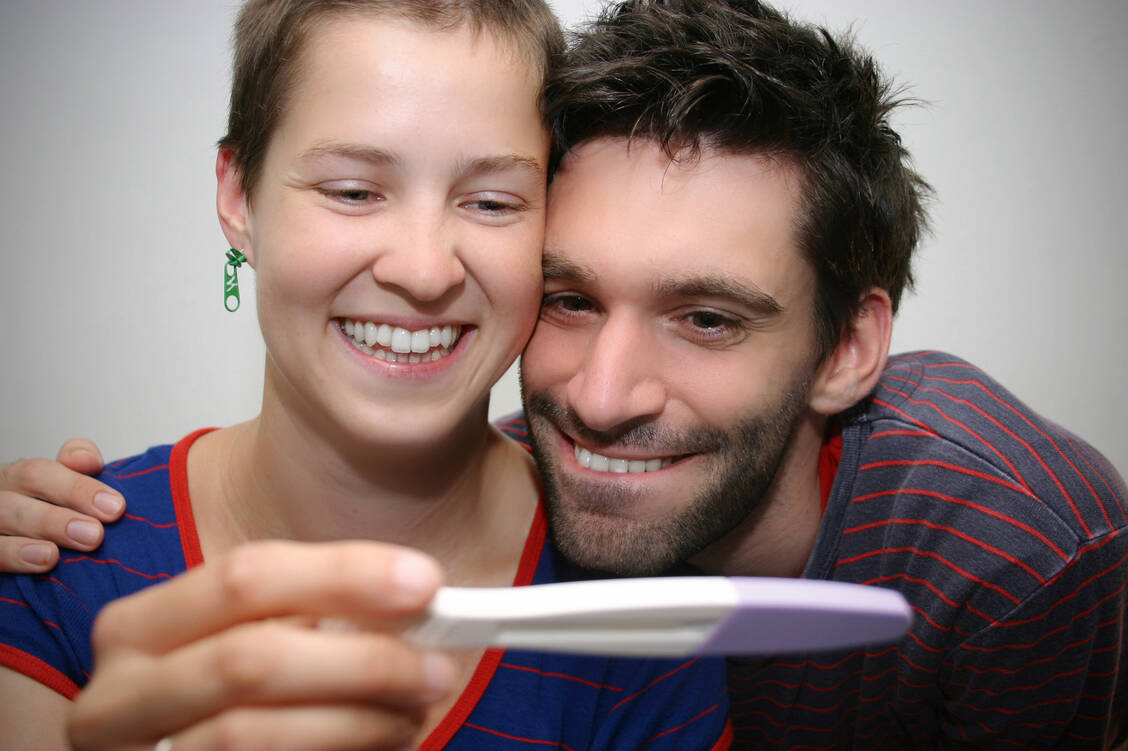 Eine Schwanger­schaft ist in der Regel frühestens zwölf bis 14 Tage nach der IVF nachweis­bar. / Foto: Fotolia/Mirko Raatz