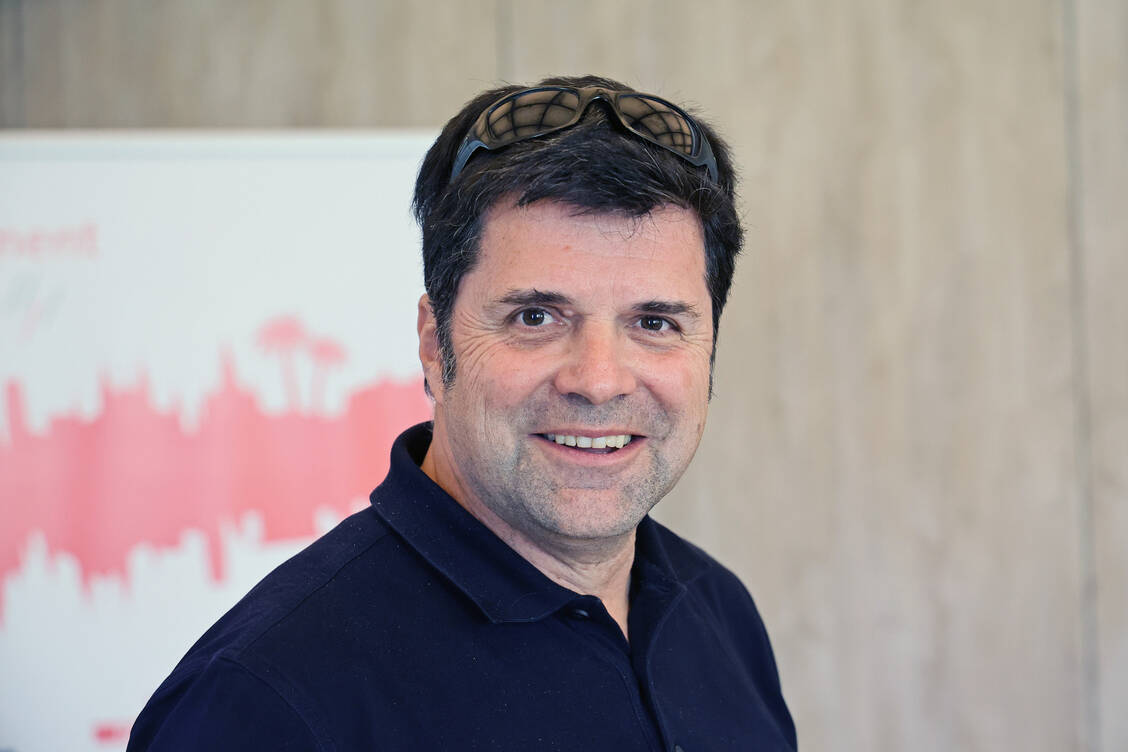 Gewann 2017 mit seinem Team die Auszeichnung als bester Arbeitgeber: der Apotheker, Coach und Buchautor Klaus Schirmer. / Foto: PZ/Alois Müller