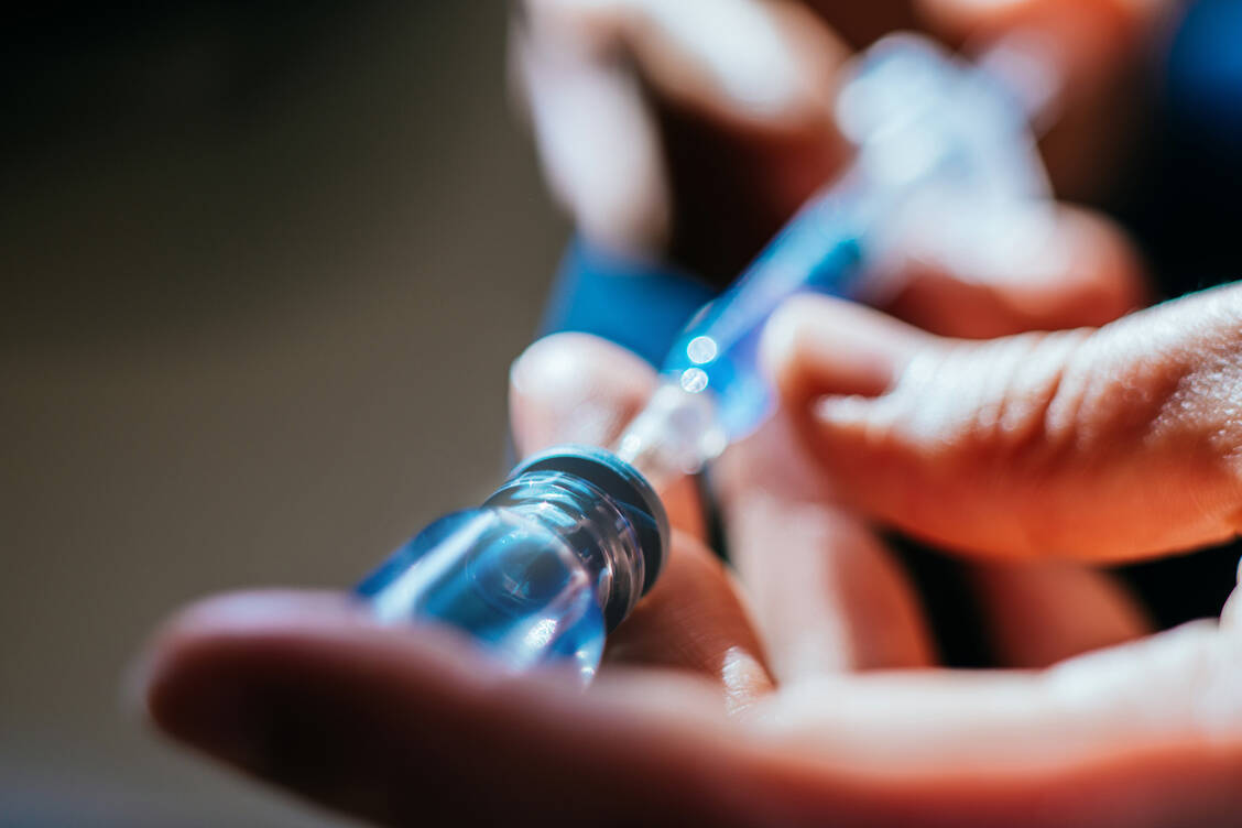 Ein weiterer Covid-19-Impfstoff wird von der EMA geprüft: das Produkt des chinesischen Herstellers Sinovac. / Foto: Getty Images/Guido Mieth