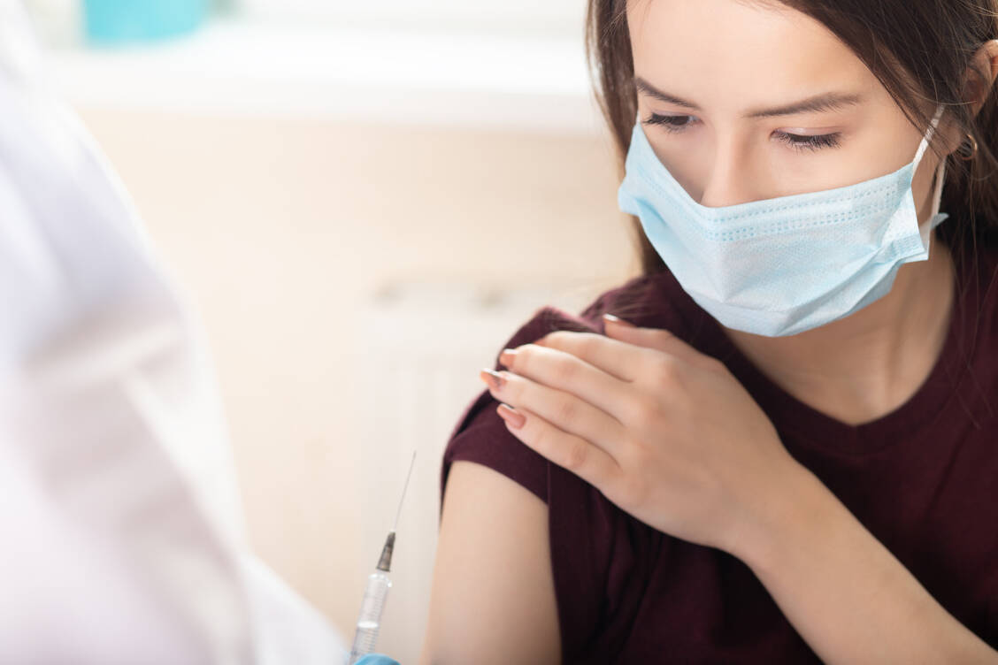 Der Covid-19-Impfstoff von Biontech und Pfizer ist in den USA nun ab zwölf Jahren zugelassen. / Foto: Adobe Stock / yta