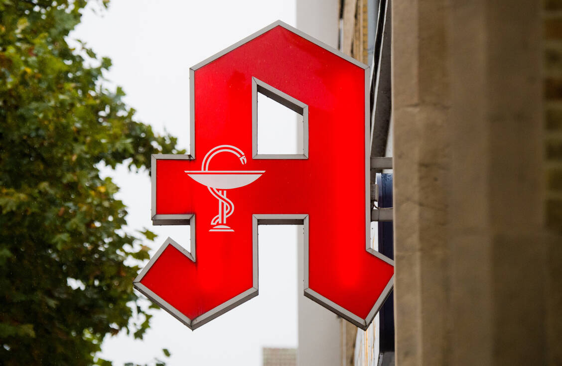 Pharmazeutische Dienstleistungen und einheitliche Rx-Preise für alle Markteilnehmer: Das VOASG soll den Vor-Ort-Apotheken eine zukunftsichernde Perspektive schaffen. / Foto: dpa
