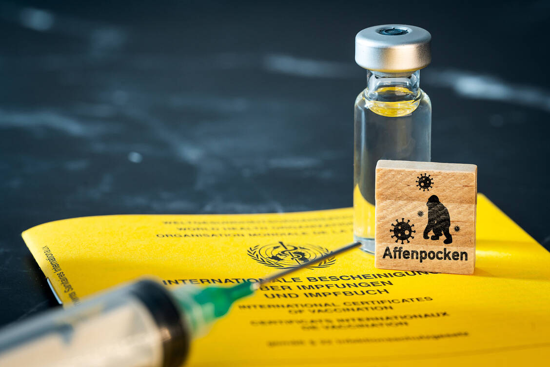 Der Impfstoff gegen Affenpocken ist nach Einschätzung der Deutschen Aidshilfe hierzulande viel zu knapp bemessen. / Foto: IMAGO/Bihlmayerfotografie