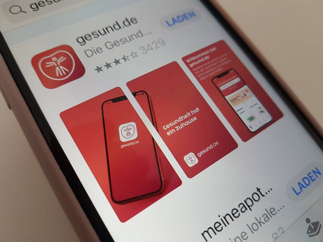 Plattformen wie Gesund.de hoffen über das neue Card-Link-Verfahren E-Rezept-Informationen in die eigenen Apps einspielen zu können. / Foto: PZ/Evans