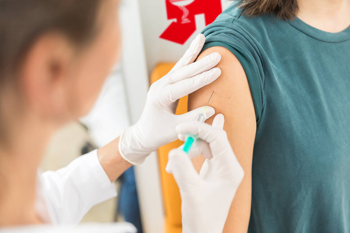 Die Grippeschutzimpfungen in Apotheken sind langfristig abgesichert.  / © ABDA