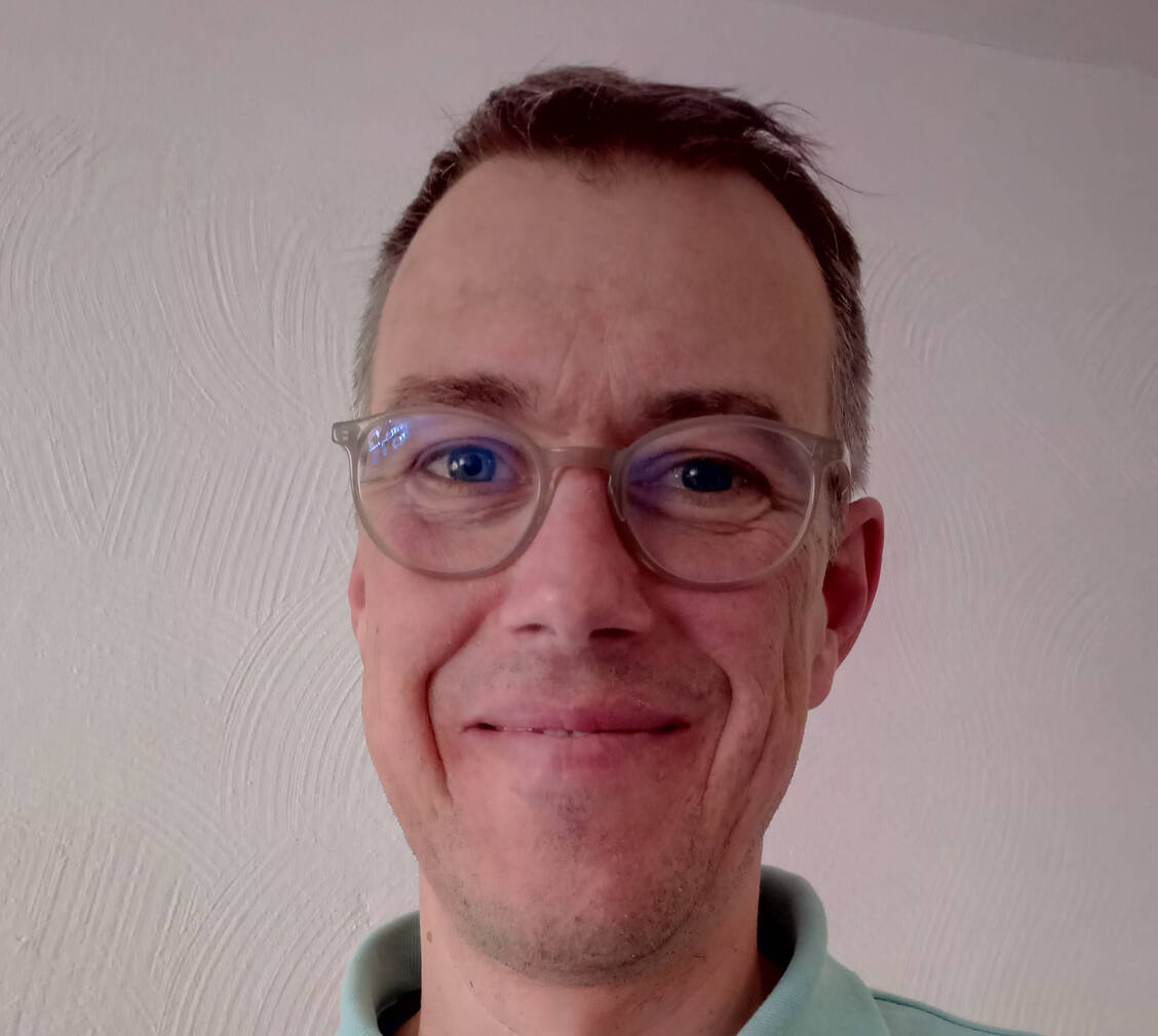 Jochen Wenzel findet, dass die Jobs in Apotheken bei den Berufsberatern präsenter sein sollten. / © Jochen Wenzel, AKMV